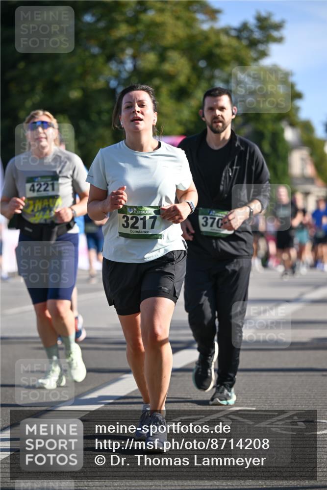 07.09.2025 - BARMER Alsterlauf Dr. Thomas Lammeyer http://msf.ph/oto/8714208 07.09.2025 09:47:09 Laufen 4221, 136, 3217, 370 meine-sportfotos.de