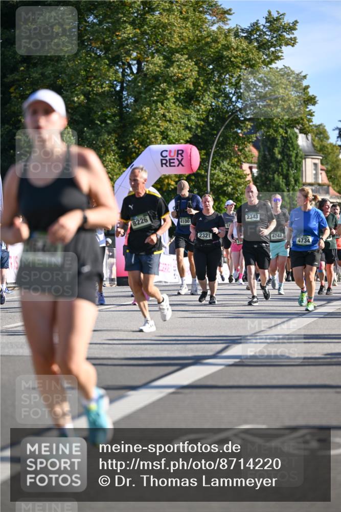 07.09.2025 - BARMER Alsterlauf Dr. Thomas Lammeyer http://msf.ph/oto/8714220 07.09.2025 09:47:12 Laufen 8226, 4100, 2321, 2343, 4742, 4734 meine-sportfotos.de