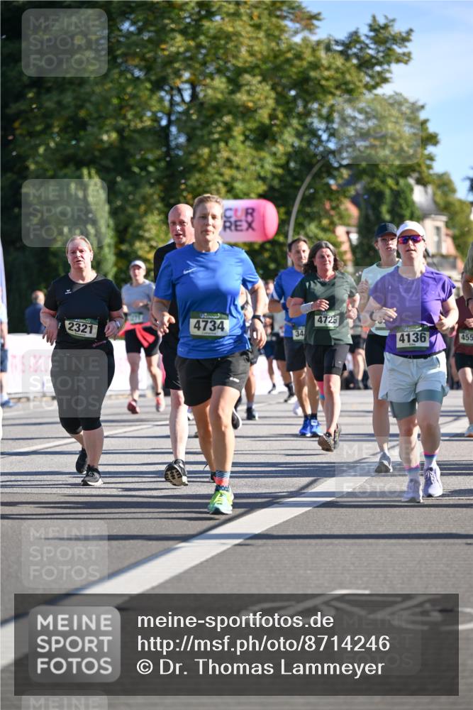 07.09.2025 - BARMER Alsterlauf Dr. Thomas Lammeyer http://msf.ph/oto/8714246 07.09.2025 09:47:16 Laufen 4734, 34, 2321, 4725, 4136, 455 meine-sportfotos.de