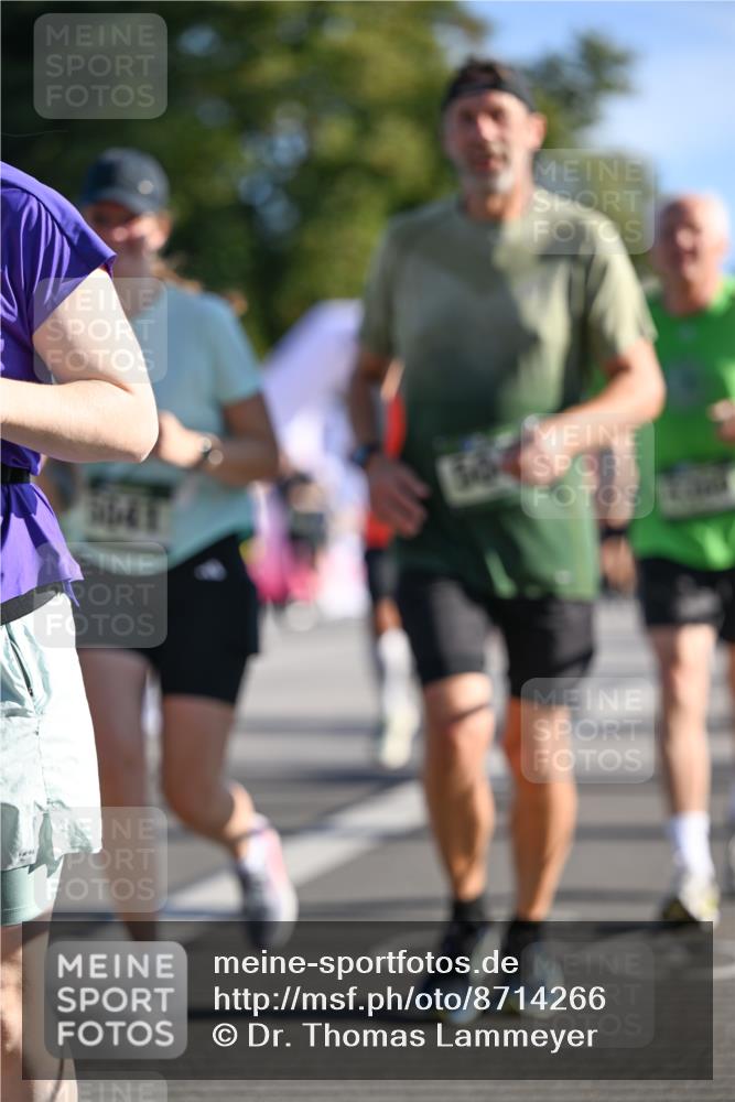 07.09.2025 - BARMER Alsterlauf Dr. Thomas Lammeyer http://msf.ph/oto/8714266 07.09.2025 09:47:20 Laufen 5641 meine-sportfotos.de