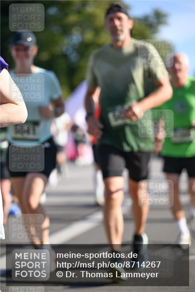 07.09.2025 - BARMER Alsterlauf Dr. Thomas Lammeyer http://msf.ph/oto/8714267 07.09.2025 09:47:20 Laufen 5641 meine-sportfotos.de