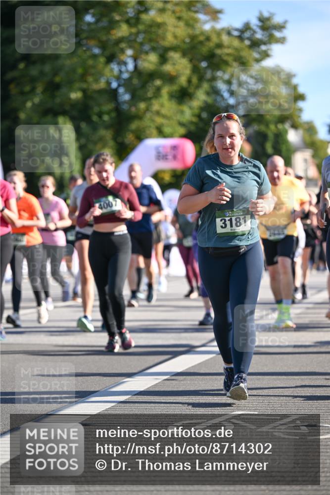 07.09.2025 - BARMER Alsterlauf Dr. Thomas Lammeyer http://msf.ph/oto/8714302 07.09.2025 09:47:26 Laufen 4007, 3181 meine-sportfotos.de