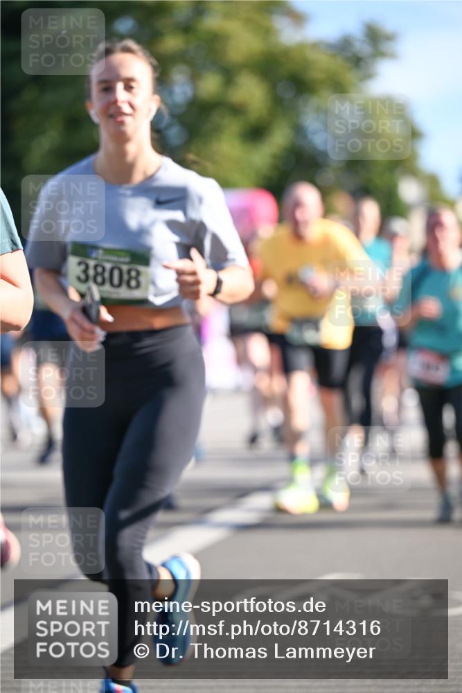 07.09.2025 - BARMER Alsterlauf Dr. Thomas Lammeyer http://msf.ph/oto/8714316 07.09.2025 09:47:28 Laufen 3808 meine-sportfotos.de