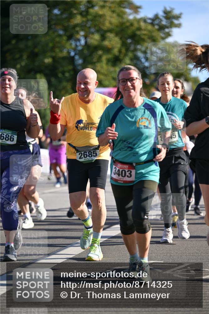 07.09.2025 - BARMER Alsterlauf Dr. Thomas Lammeyer http://msf.ph/oto/8714325 07.09.2025 09:47:30 Laufen 686, 2685, 3403, 845 meine-sportfotos.de