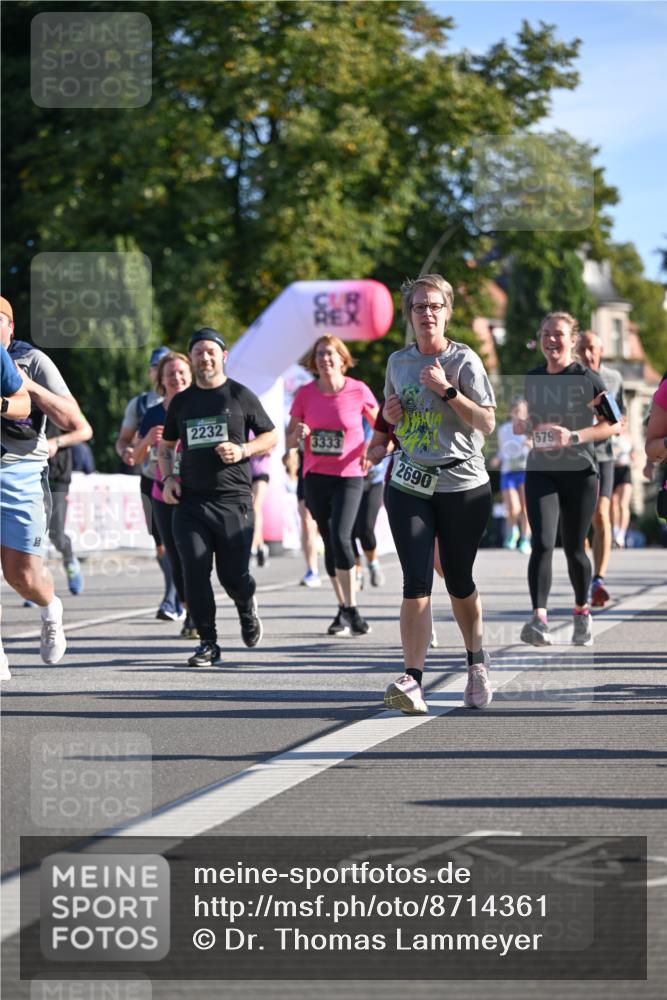 07.09.2025 - BARMER Alsterlauf Dr. Thomas Lammeyer http://msf.ph/oto/8714361 07.09.2025 09:47:36 Laufen 2232, 3333, 2690, 579 meine-sportfotos.de