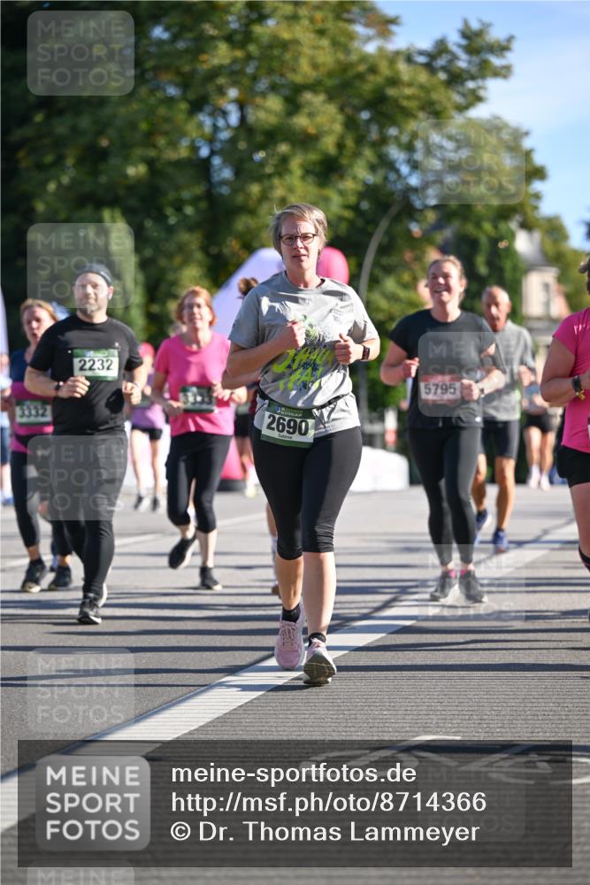 07.09.2025 - BARMER Alsterlauf Dr. Thomas Lammeyer http://msf.ph/oto/8714366 07.09.2025 09:47:37 Laufen 2232, 2690, 5795 meine-sportfotos.de