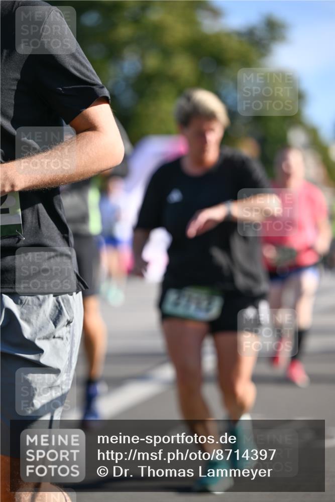07.09.2025 - BARMER Alsterlauf Dr. Thomas Lammeyer http://msf.ph/oto/8714397 07.09.2025 09:47:42 Laufen 2113 meine-sportfotos.de