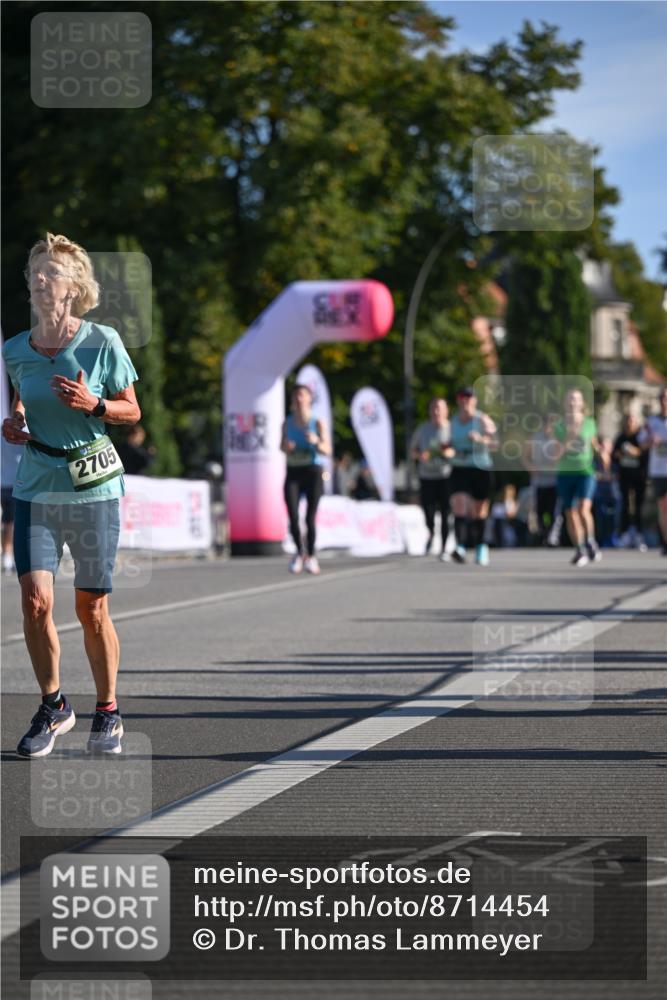 07.09.2025 - BARMER Alsterlauf Dr. Thomas Lammeyer http://msf.ph/oto/8714454 07.09.2025 09:47:51 Laufen 2705 meine-sportfotos.de