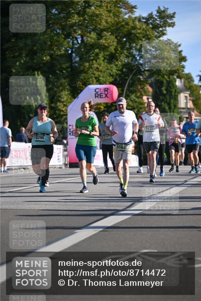 07.09.2025 - BARMER Alsterlauf Dr. Thomas Lammeyer http://msf.ph/oto/8714472 07.09.2025 09:47:56 Laufen 3761, 8296, 5563, 3133, 2587, 3132, 316 meine-sportfotos.de