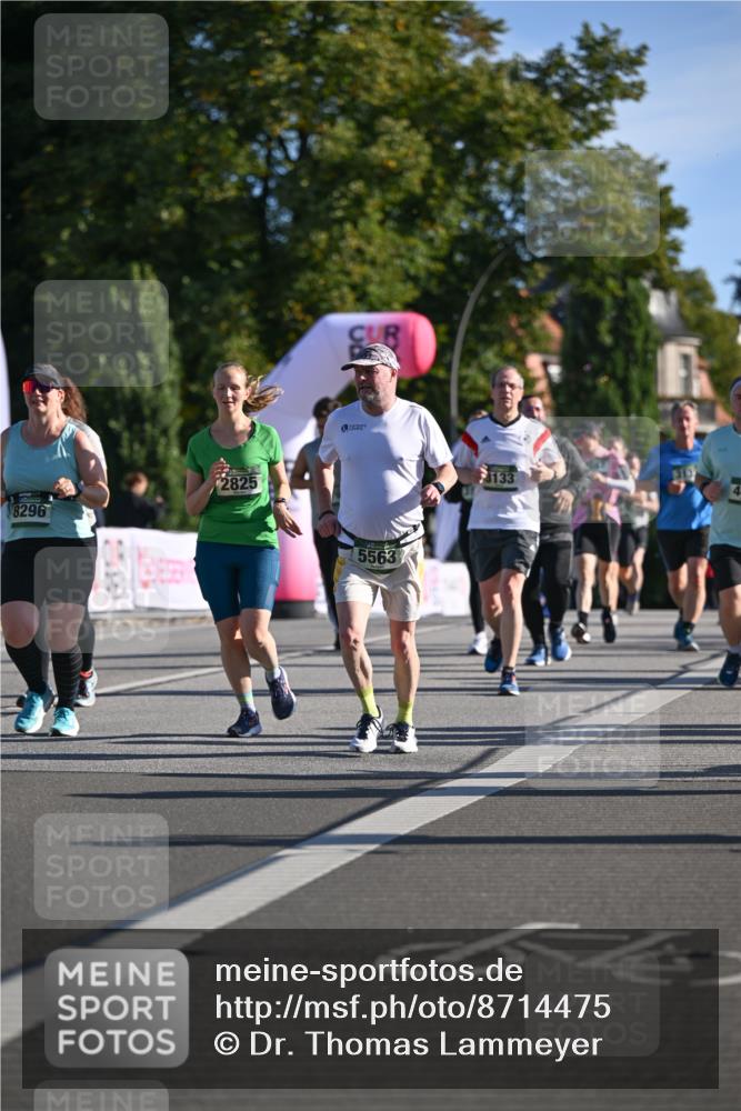 07.09.2025 - BARMER Alsterlauf Dr. Thomas Lammeyer http://msf.ph/oto/8714475 07.09.2025 09:47:57 Laufen 8296, 2825, 5563, 3133, 4 meine-sportfotos.de