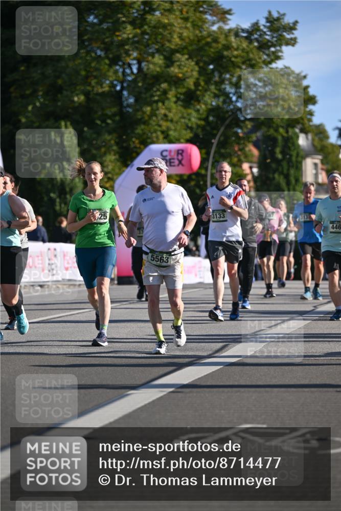07.09.2025 - BARMER Alsterlauf Dr. Thomas Lammeyer http://msf.ph/oto/8714477 07.09.2025 09:47:57 Laufen 2, 25, 5563, 3133, 446 meine-sportfotos.de