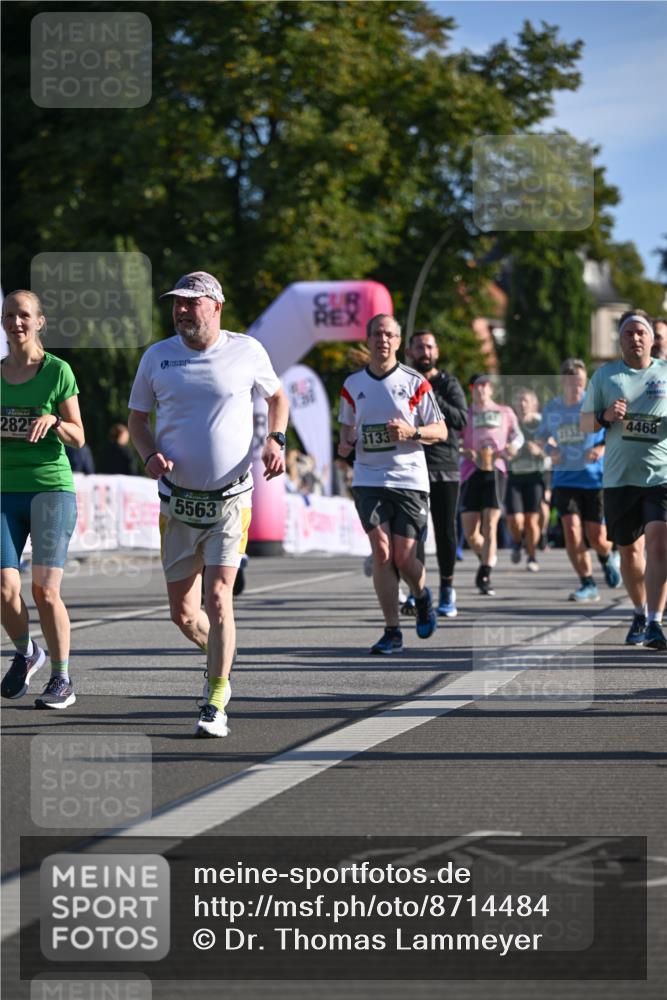 07.09.2025 - BARMER Alsterlauf Dr. Thomas Lammeyer http://msf.ph/oto/8714484 07.09.2025 09:47:58 Laufen 2827, 5563, 3132, 4468 meine-sportfotos.de