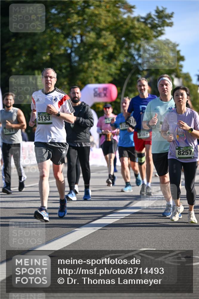 07.09.2025 - BARMER Alsterlauf Dr. Thomas Lammeyer http://msf.ph/oto/8714493 07.09.2025 09:48:00 Laufen 3761, 3133, 3161, 0, 8257 meine-sportfotos.de