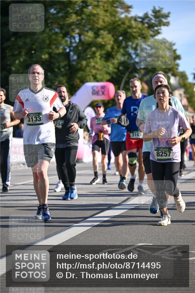 07.09.2025 - BARMER Alsterlauf Dr. Thomas Lammeyer http://msf.ph/oto/8714495 07.09.2025 09:48:00 Laufen 3133, 294, 3161, 8257 meine-sportfotos.de