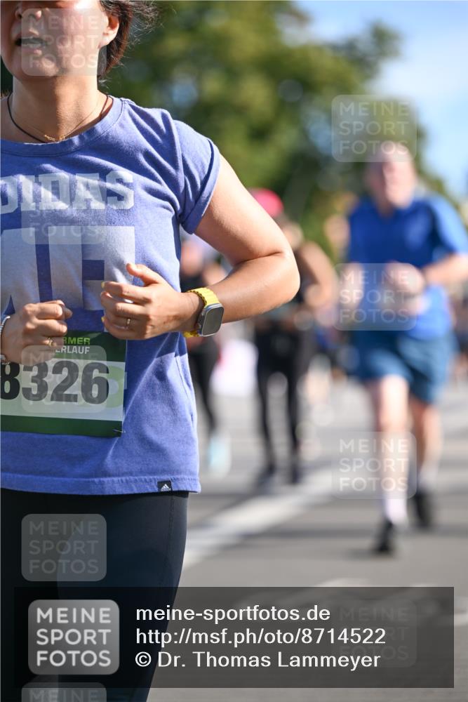 07.09.2025 - BARMER Alsterlauf Dr. Thomas Lammeyer http://msf.ph/oto/8714522 07.09.2025 09:48:04 Laufen 8326 meine-sportfotos.de