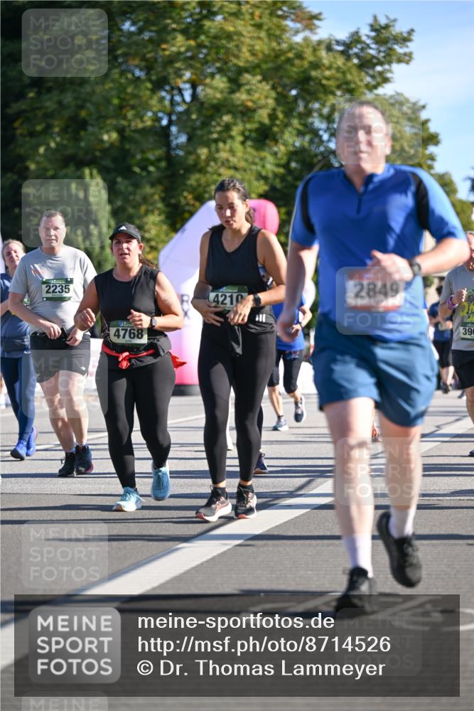 07.09.2025 - BARMER Alsterlauf Dr. Thomas Lammeyer http://msf.ph/oto/8714526 07.09.2025 09:48:05 Laufen 2235, 4768, 4210, 2849, 39 meine-sportfotos.de