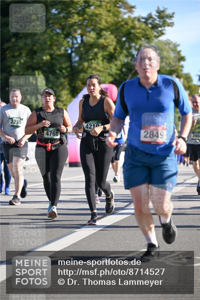 07.09.2025 - BARMER Alsterlauf Dr. Thomas Lammeyer http://msf.ph/oto/8714527 07.09.2025 09:48:05 Laufen 2235, 4768, 4210, 2849, 3904 meine-sportfotos.de