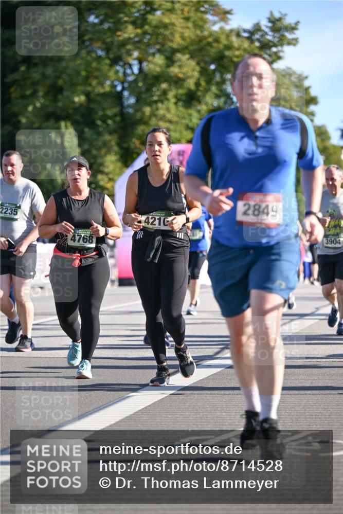 07.09.2025 - BARMER Alsterlauf Dr. Thomas Lammeyer http://msf.ph/oto/8714528 07.09.2025 09:48:05 Laufen 2235, 4768, 4210, 2849, 3904 meine-sportfotos.de