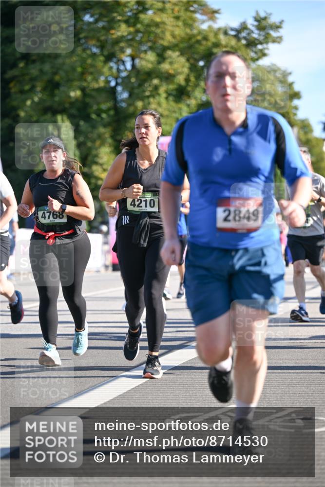 07.09.2025 - BARMER Alsterlauf Dr. Thomas Lammeyer http://msf.ph/oto/8714530 07.09.2025 09:48:06 Laufen 4768, 4210, 2849 meine-sportfotos.de