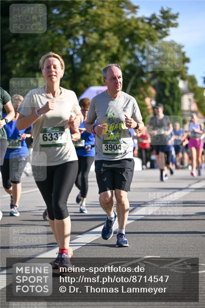 07.09.2025 - BARMER Alsterlauf Dr. Thomas Lammeyer http://msf.ph/oto/8714547 07.09.2025 09:48:09 Laufen 3885, 6337, 36, 3904, 36, 10 meine-sportfotos.de