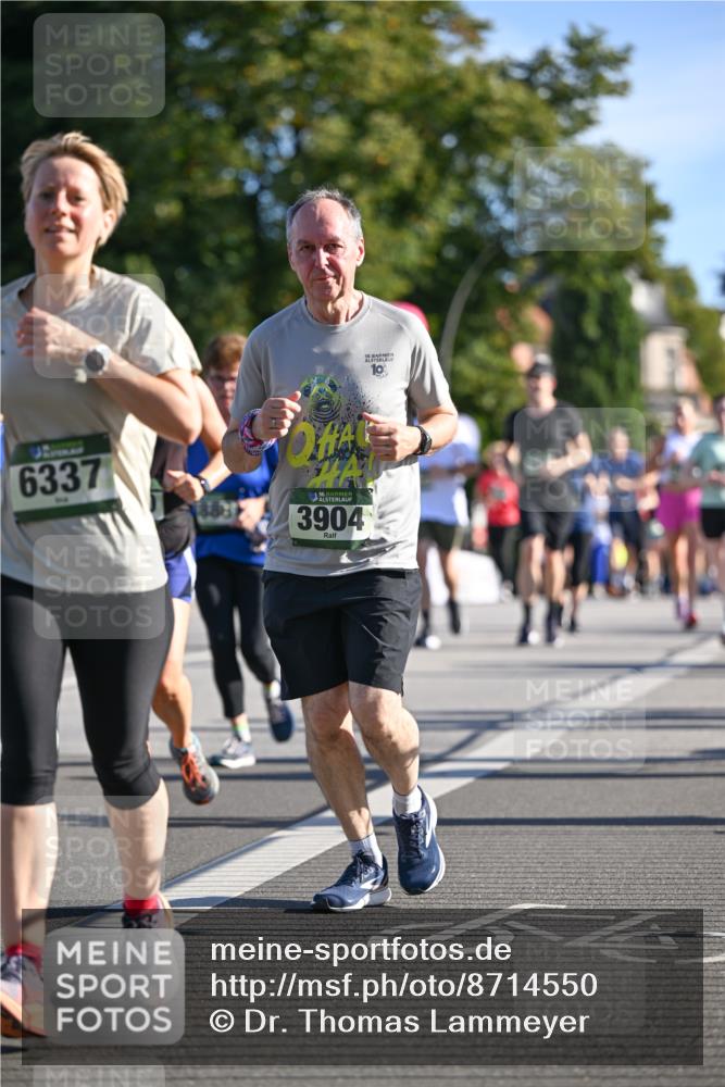 07.09.2025 - BARMER Alsterlauf Dr. Thomas Lammeyer http://msf.ph/oto/8714550 07.09.2025 09:48:09 Laufen 10, 6337, 36, 3904 meine-sportfotos.de