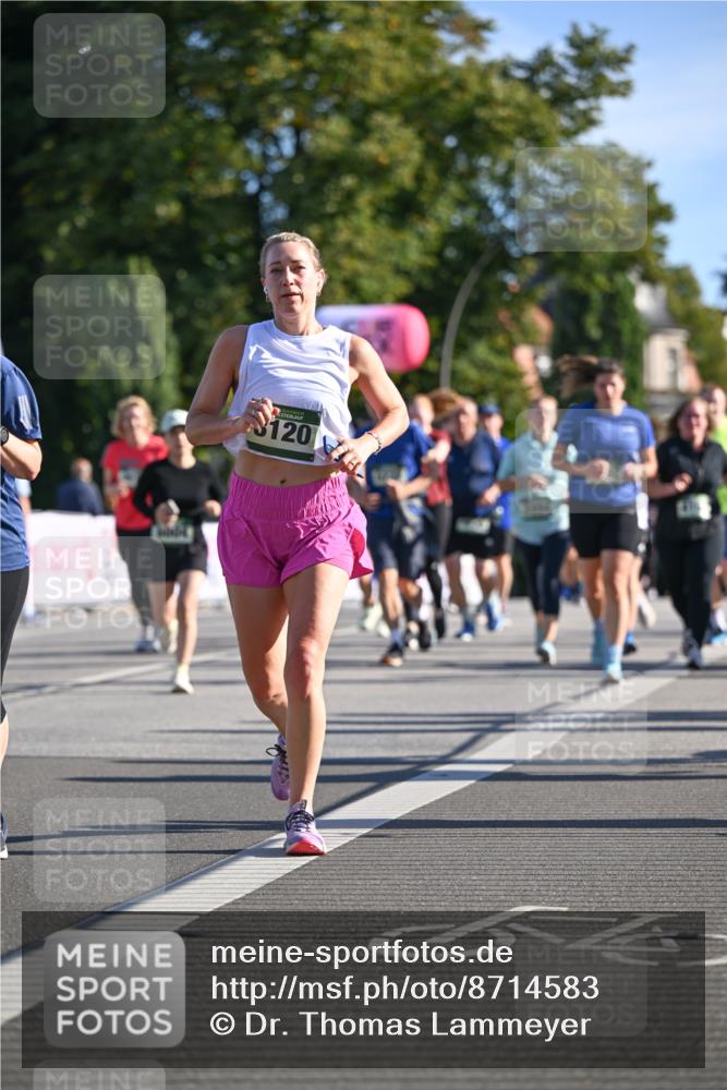 07.09.2025 - BARMER Alsterlauf Dr. Thomas Lammeyer http://msf.ph/oto/8714583 07.09.2025 09:48:16 Laufen 3120 meine-sportfotos.de
