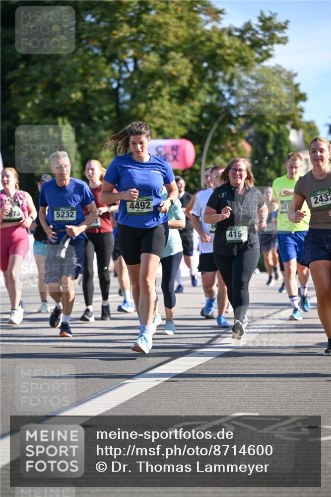 07.09.2025 - BARMER Alsterlauf Dr. Thomas Lammeyer http://msf.ph/oto/8714600 07.09.2025 09:48:18 Laufen 673, 5232, 4492, 4154, 381, 2432 meine-sportfotos.de