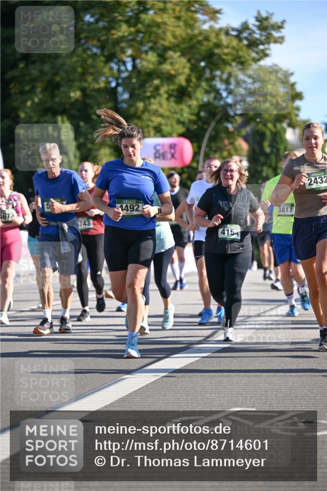 07.09.2025 - BARMER Alsterlauf Dr. Thomas Lammeyer http://msf.ph/oto/8714601 07.09.2025 09:48:19 Laufen 1673, 6743, 1492, 4154, 3817, 2432 meine-sportfotos.de
