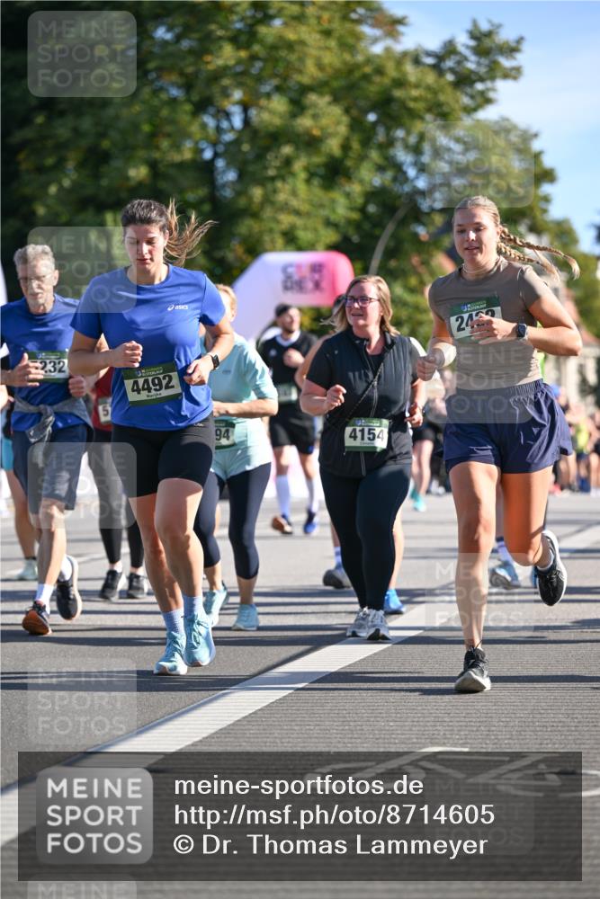 07.09.2025 - BARMER Alsterlauf Dr. Thomas Lammeyer http://msf.ph/oto/8714605 07.09.2025 09:48:19 Laufen 232, 4492, 94, 4154, 2432 meine-sportfotos.de