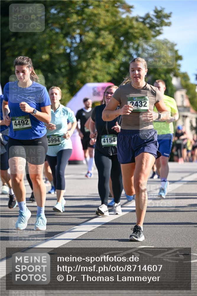 07.09.2025 - BARMER Alsterlauf Dr. Thomas Lammeyer http://msf.ph/oto/8714607 07.09.2025 09:48:19 Laufen 4492, 5994, 4154, 2432 meine-sportfotos.de