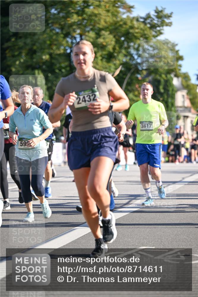 07.09.2025 - BARMER Alsterlauf Dr. Thomas Lammeyer http://msf.ph/oto/8714611 07.09.2025 09:48:20 Laufen 59, 2432, 3817 meine-sportfotos.de