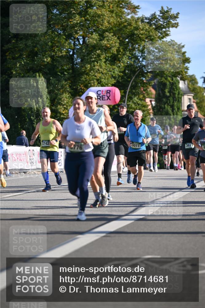 07.09.2025 - BARMER Alsterlauf Dr. Thomas Lammeyer http://msf.ph/oto/8714681 07.09.2025 09:48:32 Laufen 3742, 776, 3011, 3504, 1503, 3621, 8 meine-sportfotos.de