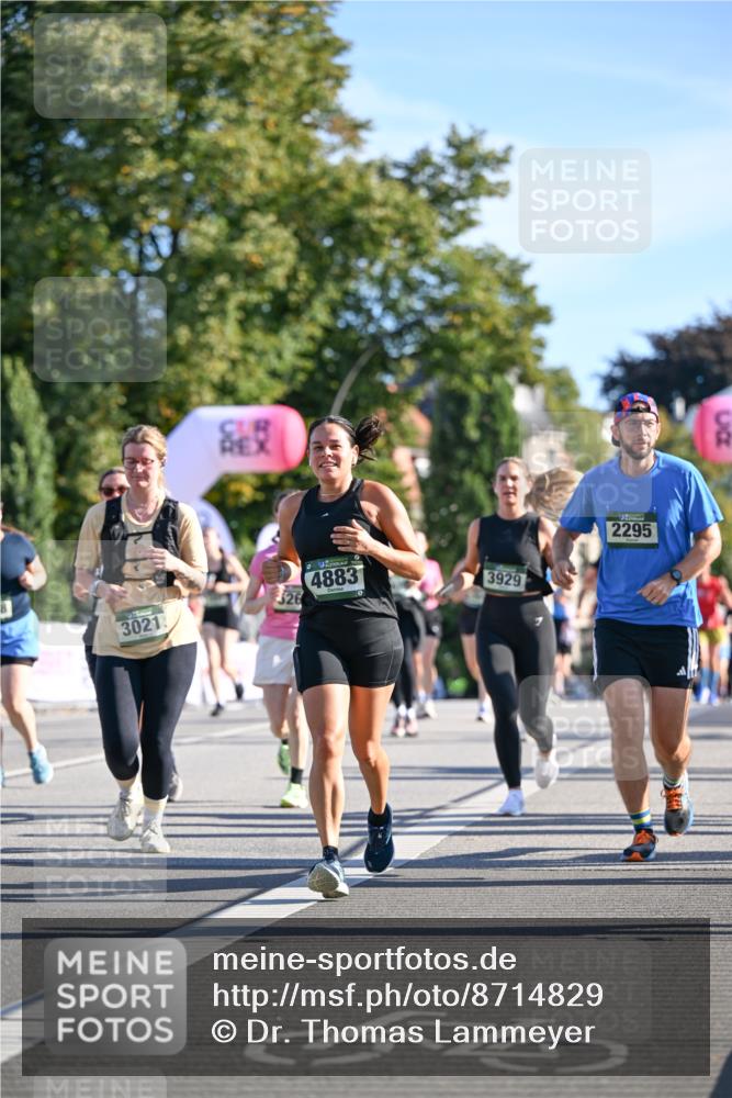 07.09.2025 - BARMER Alsterlauf Dr. Thomas Lammeyer http://msf.ph/oto/8714829 07.09.2025 09:49:00 Laufen 371, 3021, 526, 4883, 3929, 2295 meine-sportfotos.de