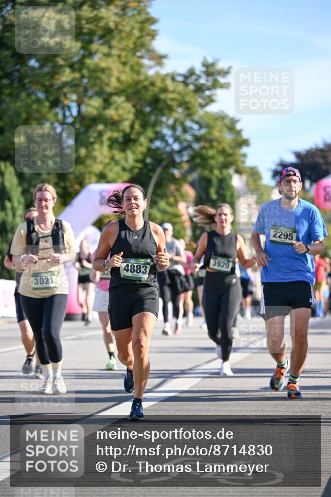 07.09.2025 - BARMER Alsterlauf Dr. Thomas Lammeyer http://msf.ph/oto/8714830 07.09.2025 09:49:00 Laufen 4883, 3021, 3929, 2295 meine-sportfotos.de