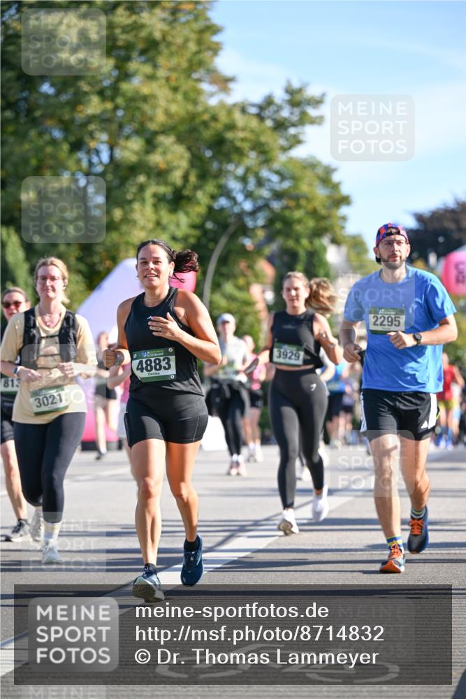 07.09.2025 - BARMER Alsterlauf Dr. Thomas Lammeyer http://msf.ph/oto/8714832 07.09.2025 09:49:00 Laufen 813, 3021, 4883, 3929, 2295 meine-sportfotos.de