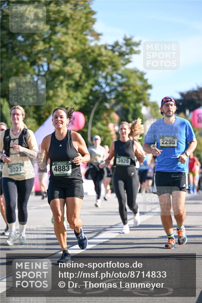 07.09.2025 - BARMER Alsterlauf Dr. Thomas Lammeyer http://msf.ph/oto/8714833 07.09.2025 09:49:00 Laufen 3021, 4883, 3929, 2295 meine-sportfotos.de