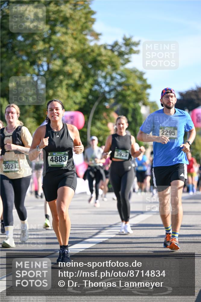 07.09.2025 - BARMER Alsterlauf Dr. Thomas Lammeyer http://msf.ph/oto/8714834 07.09.2025 09:49:01 Laufen 3021, 4883, 3929, 2295 meine-sportfotos.de