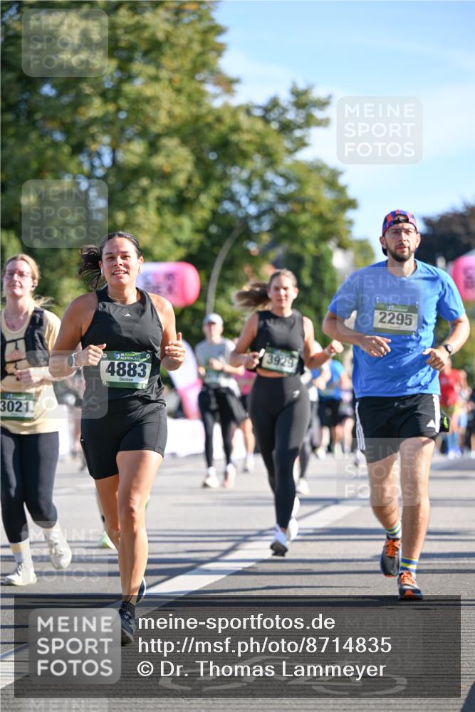 07.09.2025 - BARMER Alsterlauf Dr. Thomas Lammeyer http://msf.ph/oto/8714835 07.09.2025 09:49:01 Laufen 3021, 36, 4883, 3929, 2295 meine-sportfotos.de