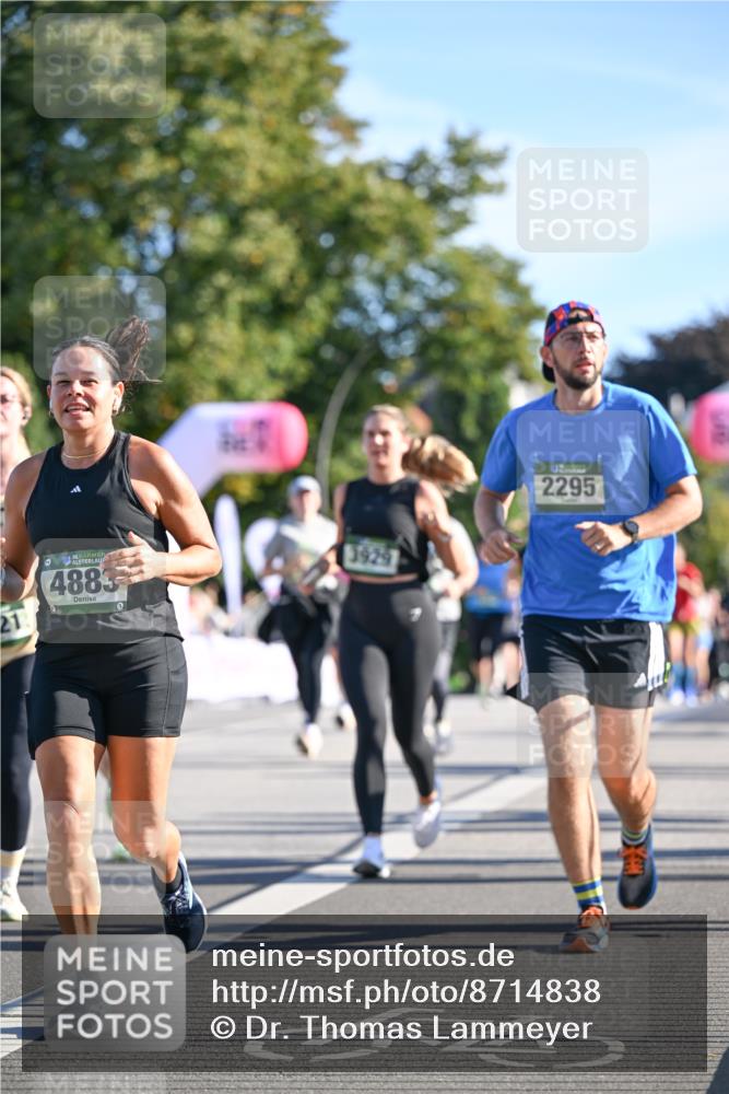 07.09.2025 - BARMER Alsterlauf Dr. Thomas Lammeyer http://msf.ph/oto/8714838 07.09.2025 09:49:01 Laufen 21, 36, 4883, 3929, 2295 meine-sportfotos.de