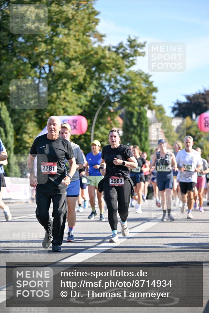 07.09.2025 - BARMER Alsterlauf Dr. Thomas Lammeyer http://msf.ph/oto/8714934 07.09.2025 09:49:17 Laufen 2281, 2983 meine-sportfotos.de