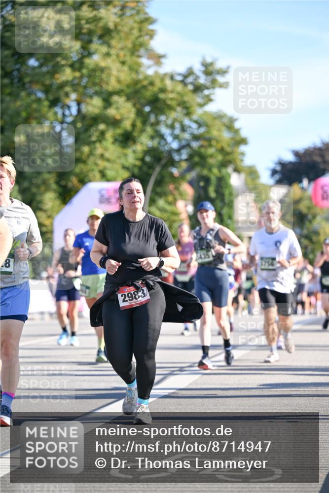 07.09.2025 - BARMER Alsterlauf Dr. Thomas Lammeyer http://msf.ph/oto/8714947 07.09.2025 09:49:19 Laufen 8, 19, 2983, 3756 meine-sportfotos.de