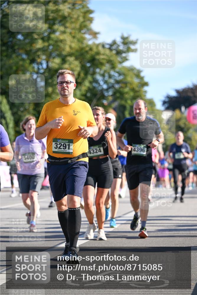 07.09.2025 - BARMER Alsterlauf Dr. Thomas Lammeyer http://msf.ph/oto/8715085 07.09.2025 09:49:45 Laufen 5400, 36, 3291, 4324, 4396 meine-sportfotos.de