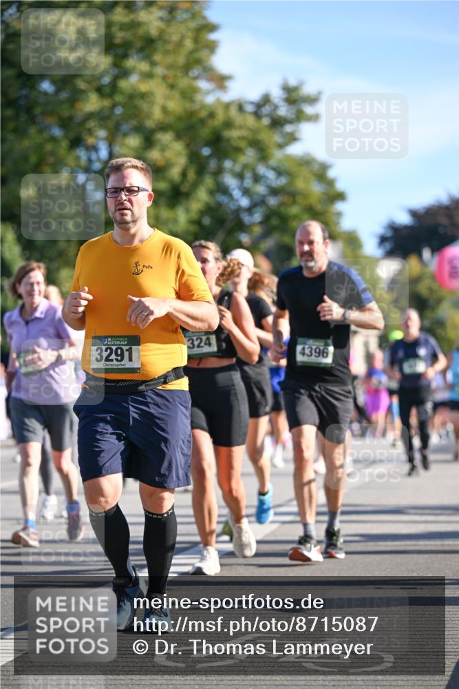 07.09.2025 - BARMER Alsterlauf Dr. Thomas Lammeyer http://msf.ph/oto/8715087 07.09.2025 09:49:46 Laufen 36, 3291, 324, 4396 meine-sportfotos.de