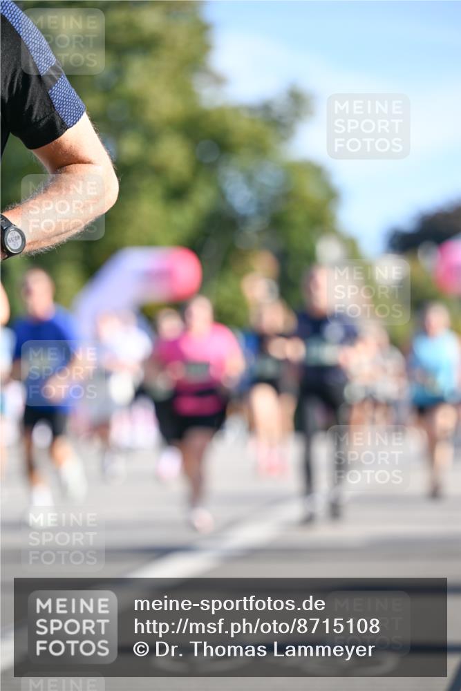 07.09.2025 - BARMER Alsterlauf Dr. Thomas Lammeyer http://msf.ph/oto/8715108 07.09.2025 09:49:49 Laufen 40, 59 meine-sportfotos.de