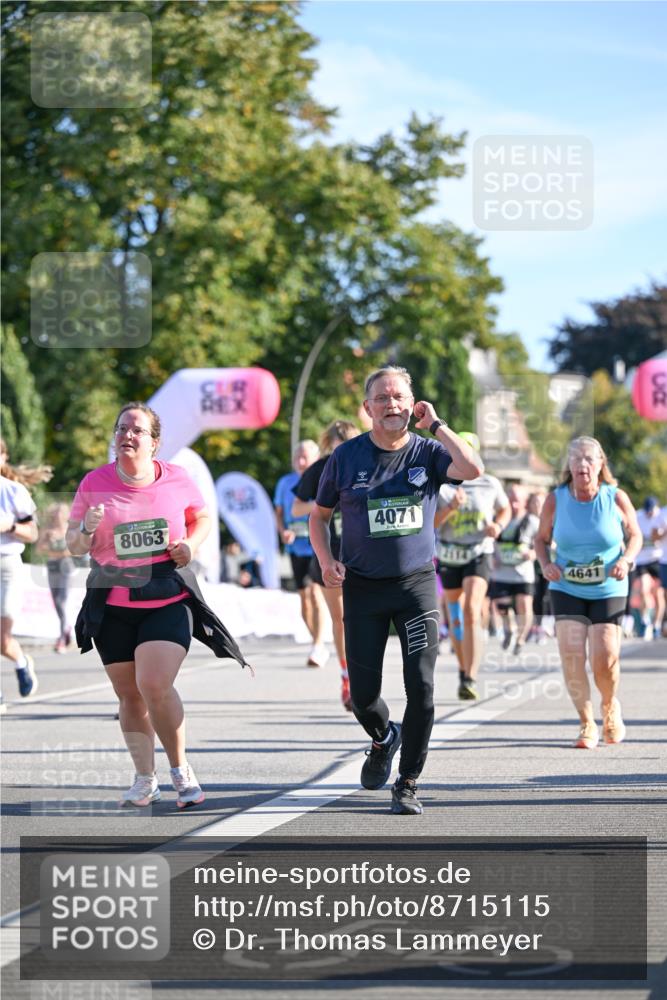 07.09.2025 - BARMER Alsterlauf Dr. Thomas Lammeyer http://msf.ph/oto/8715115 07.09.2025 09:49:50 Laufen 8063, 4071, 4641 meine-sportfotos.de