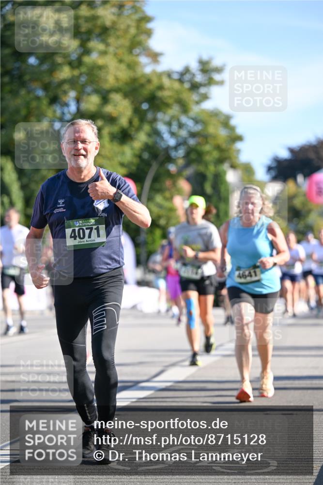 07.09.2025 - BARMER Alsterlauf Dr. Thomas Lammeyer http://msf.ph/oto/8715128 07.09.2025 09:49:52 Laufen 4071, 4641 meine-sportfotos.de