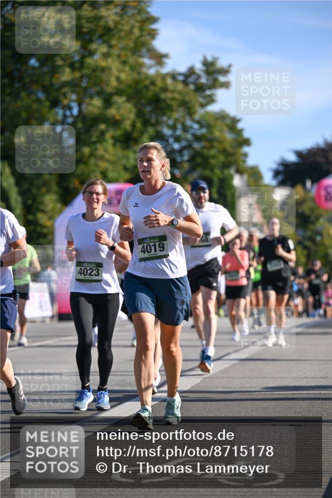 07.09.2025 - BARMER Alsterlauf Dr. Thomas Lammeyer http://msf.ph/oto/8715178 07.09.2025 09:50:01 Laufen 4023, 4019, 56 meine-sportfotos.de