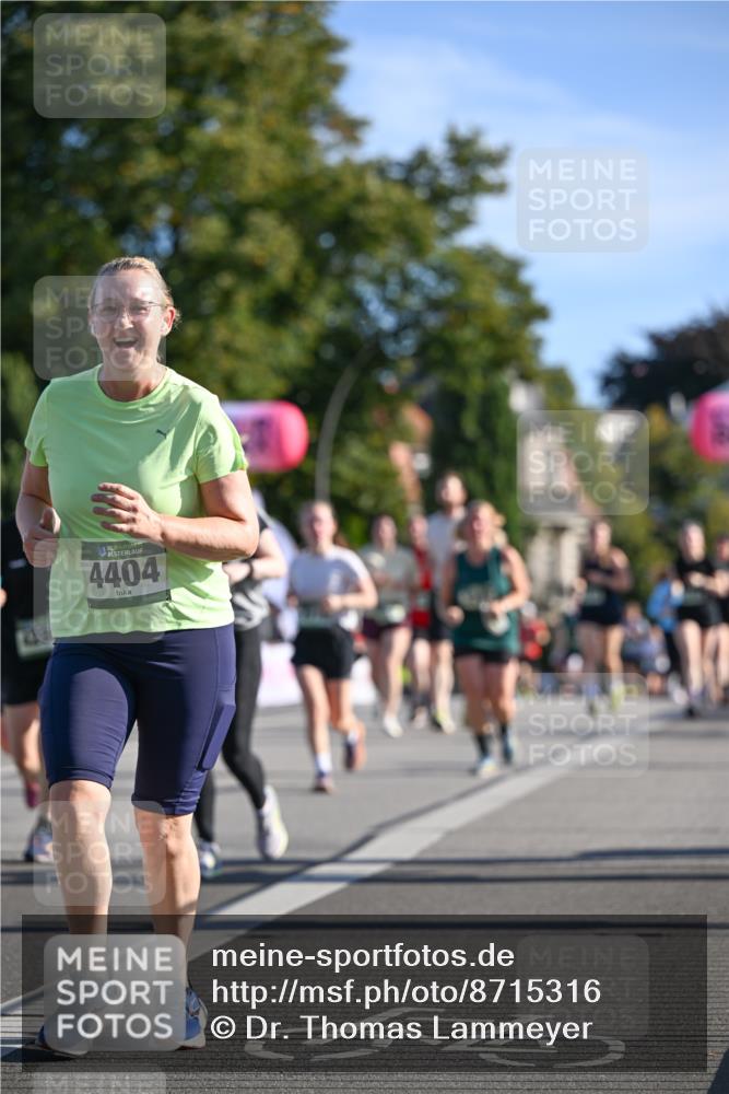 07.09.2025 - BARMER Alsterlauf Dr. Thomas Lammeyer http://msf.ph/oto/8715316 07.09.2025 09:50:25 Laufen 120, 36, 4404 meine-sportfotos.de