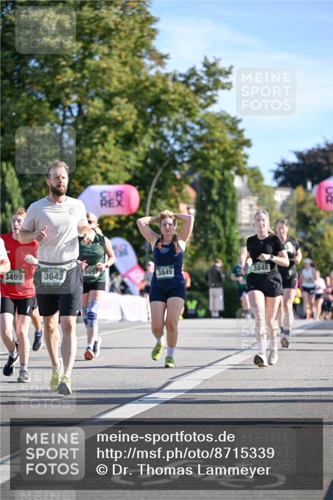 07.09.2025 - BARMER Alsterlauf Dr. Thomas Lammeyer http://msf.ph/oto/8715339 07.09.2025 09:50:31 Laufen 5097, 3499, 3643, 3849, 3848, 5 meine-sportfotos.de