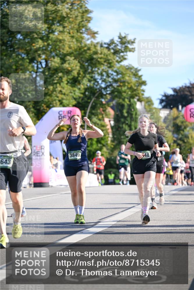 07.09.2025 - BARMER Alsterlauf Dr. Thomas Lammeyer http://msf.ph/oto/8715345 07.09.2025 09:50:32 Laufen 3849, 48, 643, 54 meine-sportfotos.de